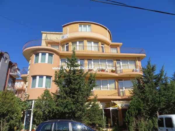Полностью функциональный семейный отель на продажу в городе Равда, муниципалитет Нессебр, Болгария.