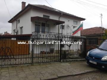 Продается дом после ремонта в городе Елхово, Болгария.