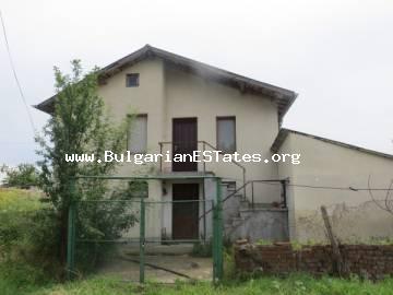 Продается двухэтажный дом в с. Трастиково, в 18 км от Бургаса.