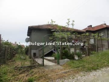 Продается дом в деревне Граматиково, всего в 30 км. от моря и города Царево.