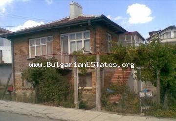 Продается дом с видом на море в 10 минутах от пляжа в городе Царево.
