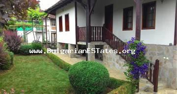 Продается полностью отремонтированный аутентичный болгарский дом в деревне Голямо Буково, всего в 50 км от города Бургас.