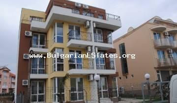 Без годовой платы за обслуживание!!!Недорого продается большая студия с мебелью в Равде.
