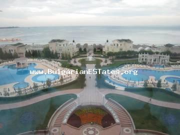 Продается отличная студия на первой линии в пятизвездочном отеле «Sunset Resort», Поморье.