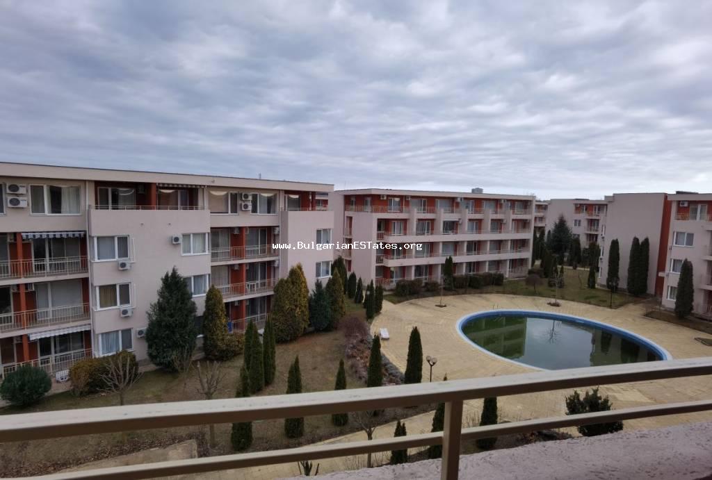 Меблированная двухкомнатная квартира на продажу в комплексе”Форт Нокс", в курорте Солнечный Берег, Болгария.