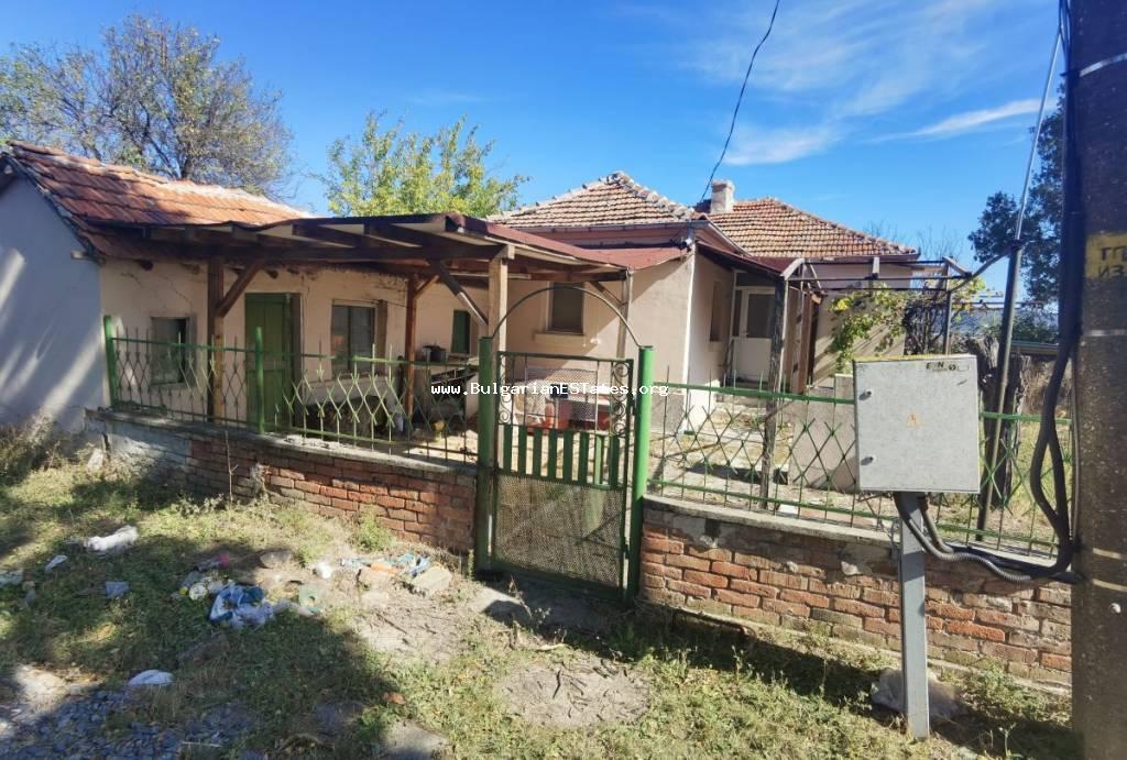 Недвижимость на продажу в селе Оризаре, в 14 км от Солнечного Берега и моря и в 32 км от города Бургас, Болгария.