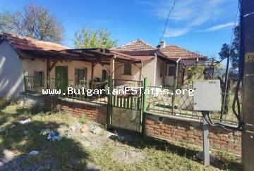Недвижимость на продажу в селе Оризаре, в 14 км от Солнечного Берега и моря и в 32 км от города Бургас, Болгария.