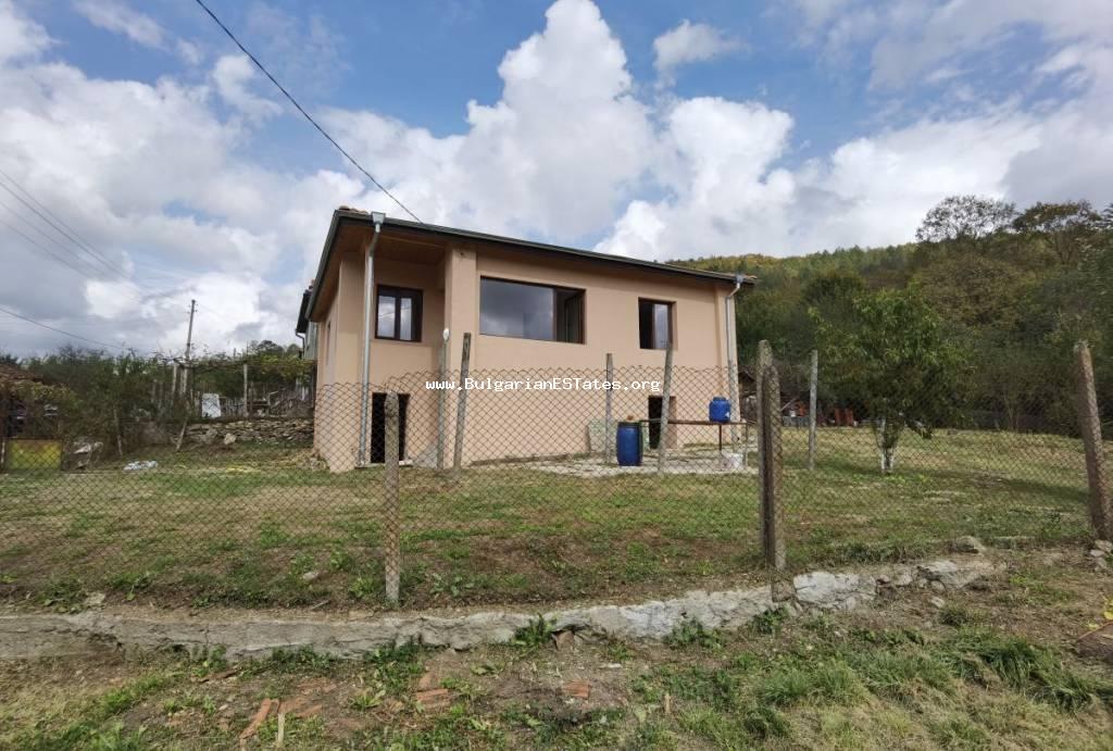 Выгодно продается отремонтированный дом в горах Странджа, всего в 22 км от моря и города Царево, в 90 км от города Бургас, Болгария!!!