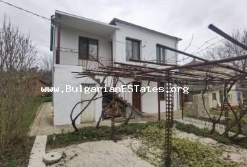 Купите отремонтированный дом в деревне Факия, всего в 55 км от г. Бургас и моря, Болгария.