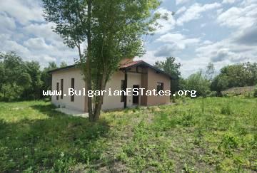 Купите новый современный дом в деревне Дюлево, всего в 25 км от города Бургас и моря, Болгария.