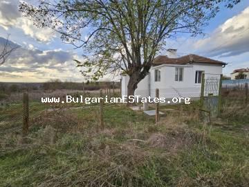 Отремонтированный дом, всего в 35 км от города Бургас, Болгария!