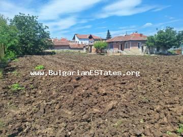 Дом на продажу в селе Поляново, Болгария — всего в 35 км от Бургаса и Чёрного моря, в 9 км от города Айтос и в 20 км от города Карнобат!!!