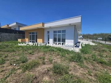 Новый дом на продажу в селе Черни Врых, Болгария — всего в нескольких минутах от Бургаса и Чёрного моря!!! Просторный одноэтажный дом с собственным участком и возможностью отделки по своему вкусу!!!